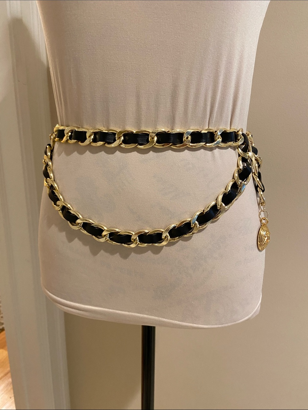 Link Gold /leather Chain And Chanel Coin Round Charm